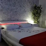 Mecenate Cozy Flat דירה *