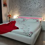 Mecenate Cozy Flat דירה
